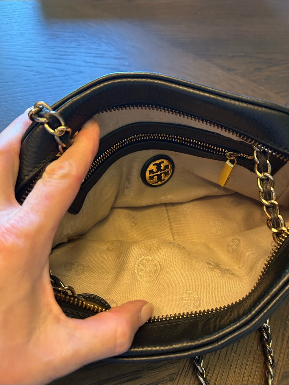 Tory Burch Thea Chain Black Leather Crossbody Bag EXCELLENT CONDITION - Picture 14 of 16